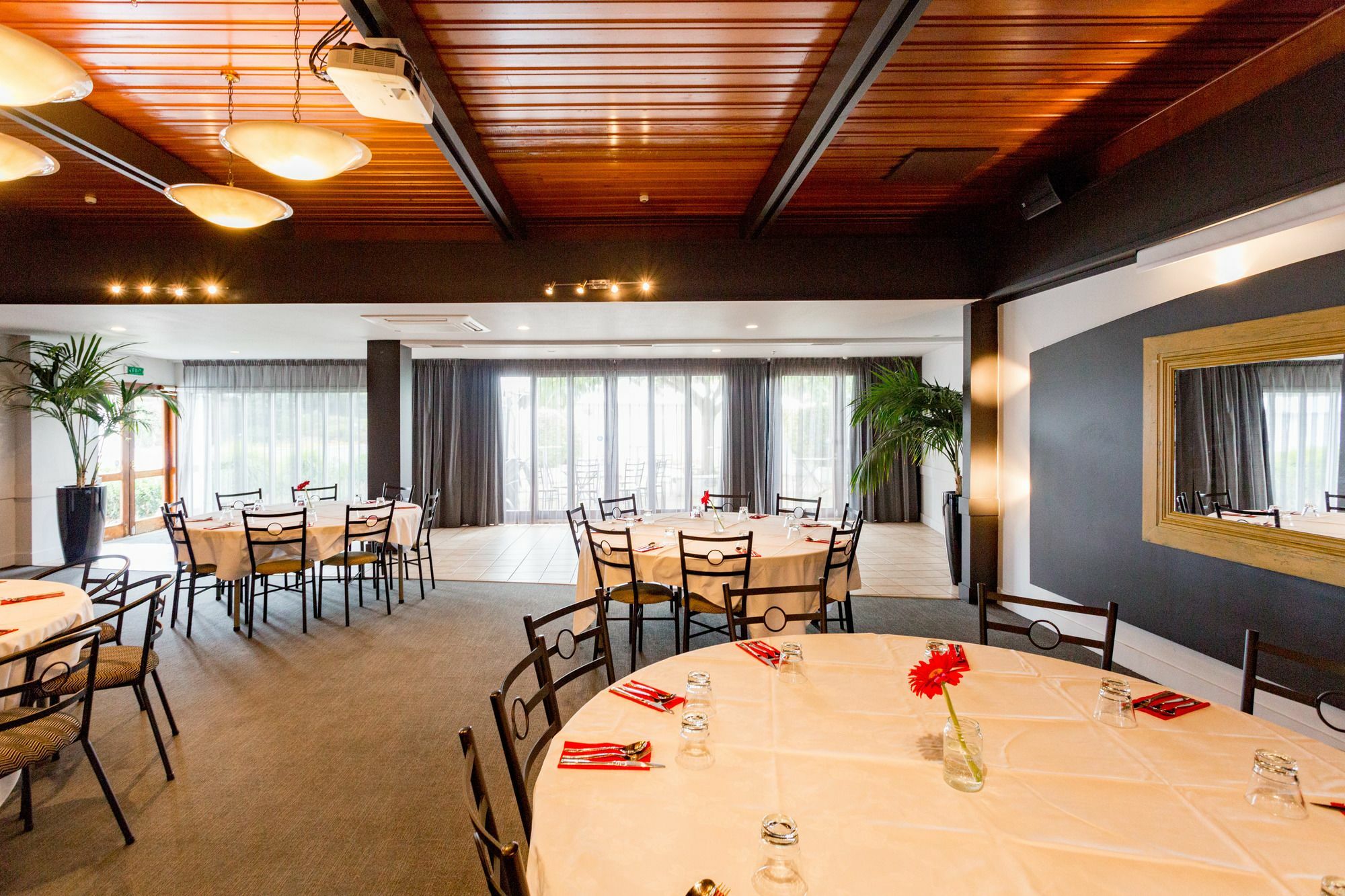 The Redwood Hotel Christchurch Buitenkant foto